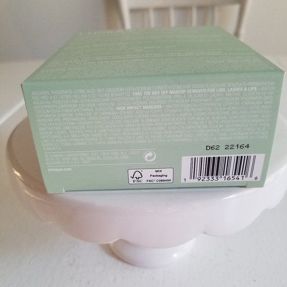 NIB Clinique 4 PC Remover Scrub Cream Moisture Surge High Impact Mascara - Picture 5 of 6